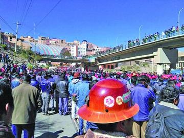 Los mineros marchan y anuncian acciones por cambio en Comcipo