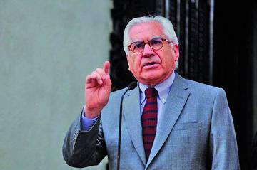 El ministro del Interior del Gobierno chileno, Mario Fernández