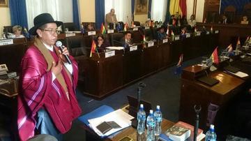 La audiencia fue instalada en el plenario de la Cámara de Senadores.