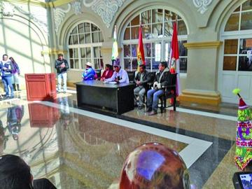 El acto de presentación de la nueva directiva de la ALD.