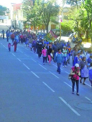 La marcha de los vecinos de la población de Tupiza.