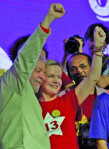 El PT exige la renuncia de Temer y denuncia “persecución” a Lula