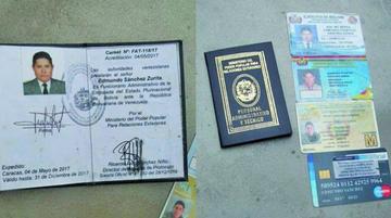 Estos documentos, credenciales y otras identificaciones pertenecen a Edmundo Sánchez Zurita.