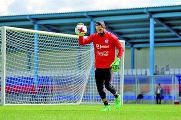 Bravo es descartado para el debut de Chile 