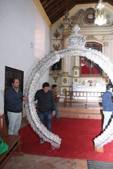 Entregan platería para La Merced