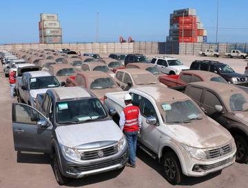 Cae autero extranjero que subfacturaba autos