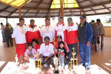 Los campeones en la disciplina de fútbol de salón.