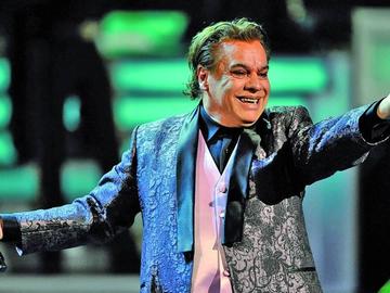 Aparecen  tres nuevos hijos de  Juan Gabriel