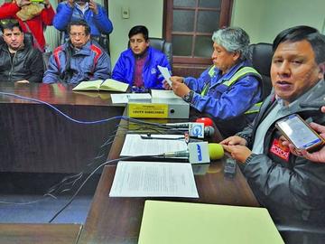 Paralizan recategorización del  agua y no frenan huelga cívica