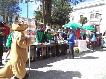 Difunden actividades en feria educativa