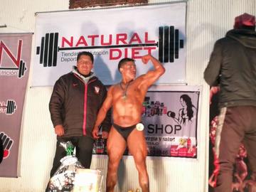 El ganador de la categoría seniors Moisés Quispea.