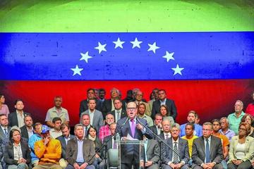 Oposición convoca a referendo sobre Constituyente de Maduro