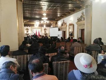 La reunión se desarrolló en el salón de los espejos de la Gobernación de Potosí.