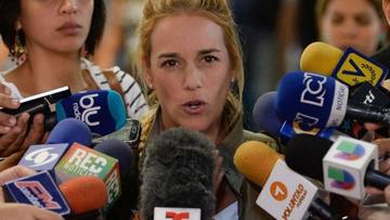 Esposa de Leopoldo López logra visitarlo tras 32 días