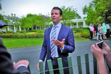 Revelan que hijo de Trump buscó apoyo para perjudicar a Clinton