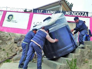 Los tanques son de gran capacidad y fueron instalados a inicios de la gestión escolar.