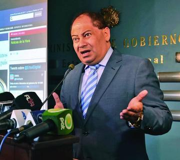 El titular del Ministerio de Gobierno, Carlos Romero.