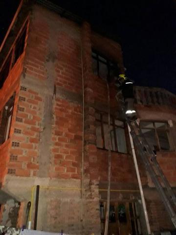 Un supuesto ebrio habría causado un incendio