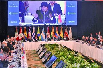 En su discurso, el mandatario boliviano defendio al presidente Nicolás Maduro.