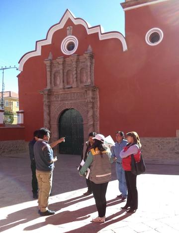 El acto de revisión y observación de las obras.