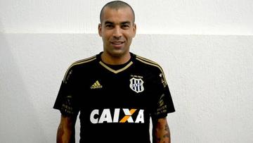 Ponte Preta recupera a Emerson Sheik
