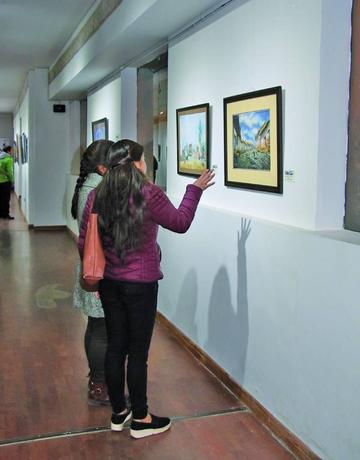 Observaron detalles de las obras.