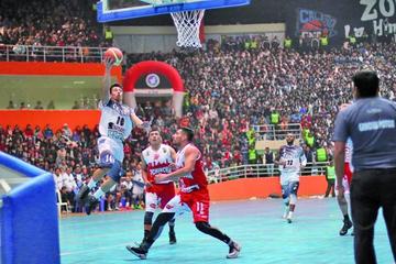 Calereños y pichincheños en el último clásico del torneo.