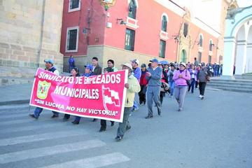 Los trabajadores ganaron las calles demandando atención a sus pedidos.