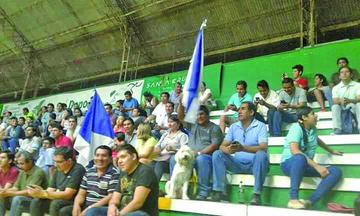 Los calereños tuvieron el apoyo en las graderias del coliseo