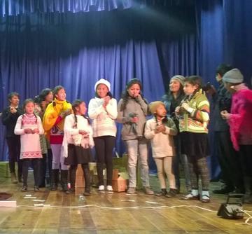 Premian a grupos de festival teatral