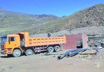 Los chinos son sorprendidos cuando desmantelan el área.