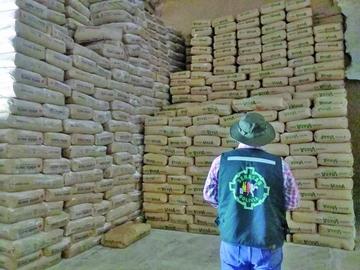 Senasag interviene galpón donde acopiaban harina