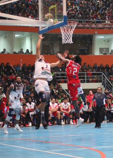 Pichincha parte de visitante y Calero de local en la Libobasquet