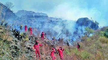 El comandante de Tarija, Alfonso Mendoza afirmó ayer de manera oficial que el fuego está controlado.