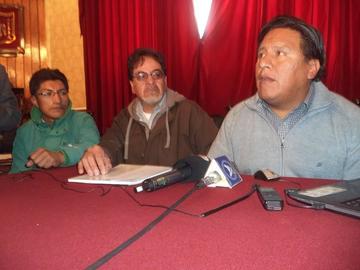 El alcalde Williams Cervantes, en la conferencia de prensa de ayer.