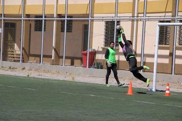 El portero Eder Jordán, en plena atajada.