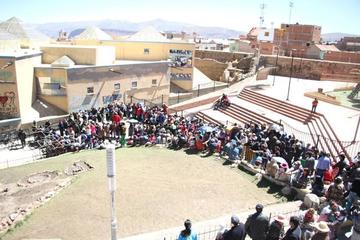 Venden espacios con desorden y reclamos