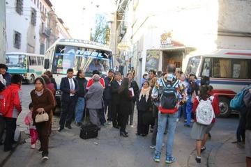 Maestros bloquean las calles citadinas