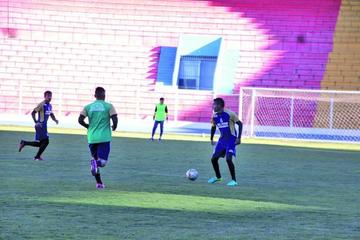 Los jugadores lilas durante su entrenamiento.