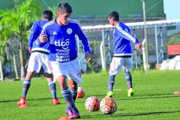 Nacional espera en Asunción a Estudiantes