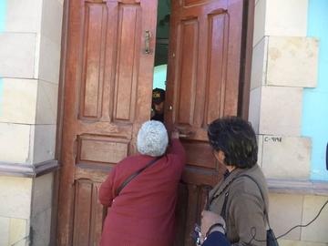 Usuarios protestan contra los trabajadores