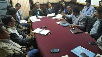 Una reunión anterior, entre el Gobierno y el sector en conflicto.