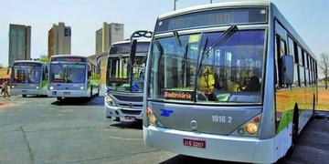 Huelga de autobuses deja sin transporte a un millón de personas en Brasilia