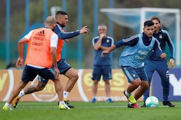 Los jugadores participan en un entrenamiento en el predio de la Asociación de Fútbol Argentino (AFA) en Ezeiza.