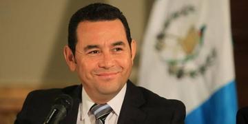 El presidente de Guatemala dice que no le teme a la ley