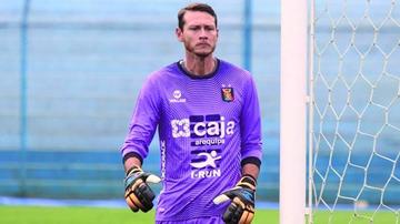 Perú convoca a Diego Penny por lesión de Leao Butrón