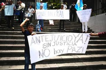 Mandatario de Guatemala será indagado por financiación ilícita