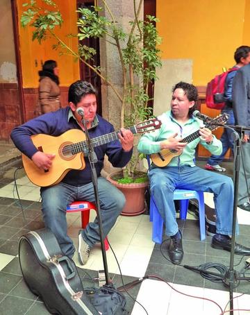 Se presentó el dúo Meneses - Corso.