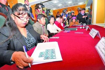 El sorteo fue transmitido en directo en cada uno de tribunales.
