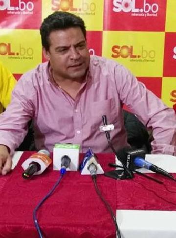 Revilla reconoce que la salteña nació en Potosí